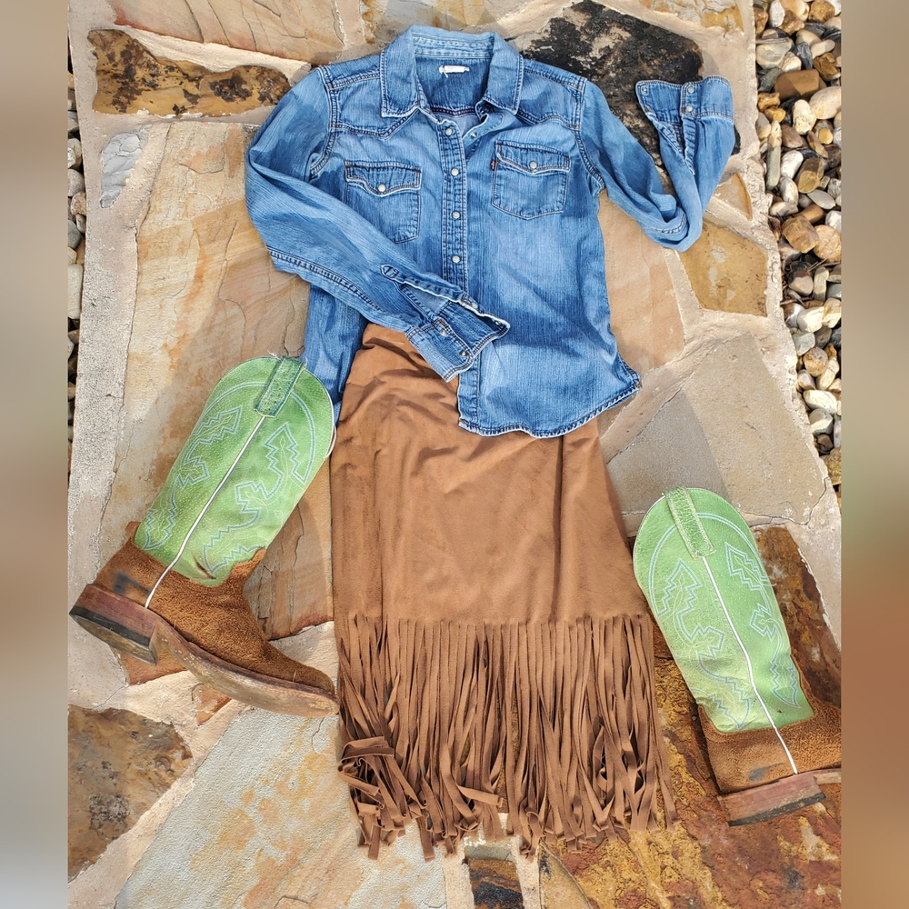 Western style faux suede fringe skirt sz small